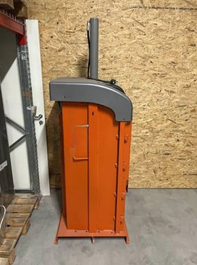 ORWAK Compact 3110 Baler for Cardboard and Plastic